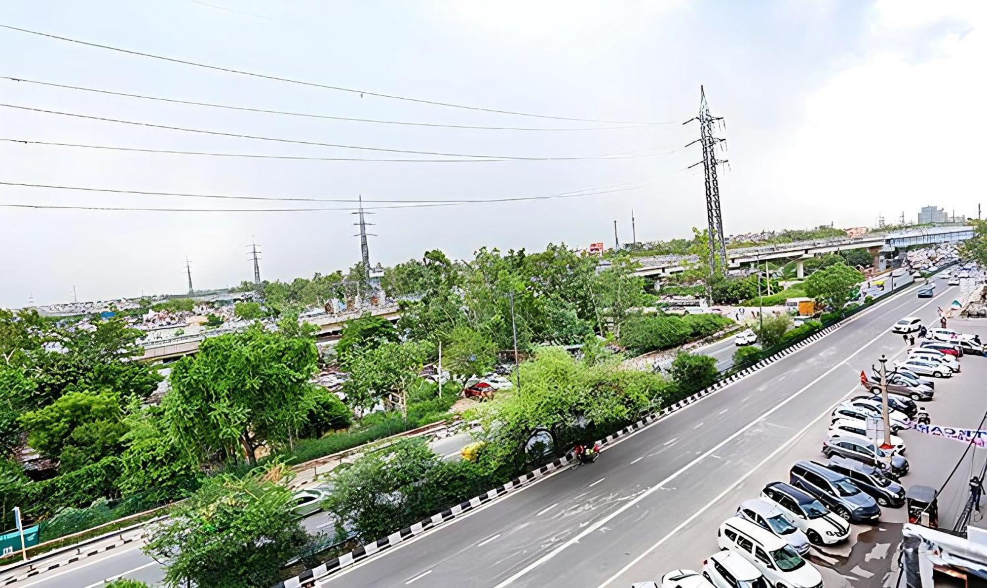 The Eden Hotel Near Okhla Új-Delhi Kültér fotó